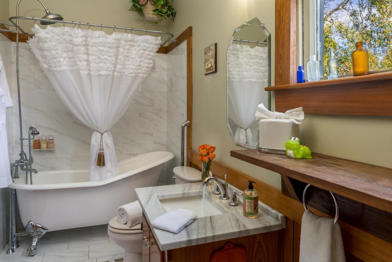 Maison D'Memoire Bed & Breakfast Cottages Rayne Exteriér fotografie