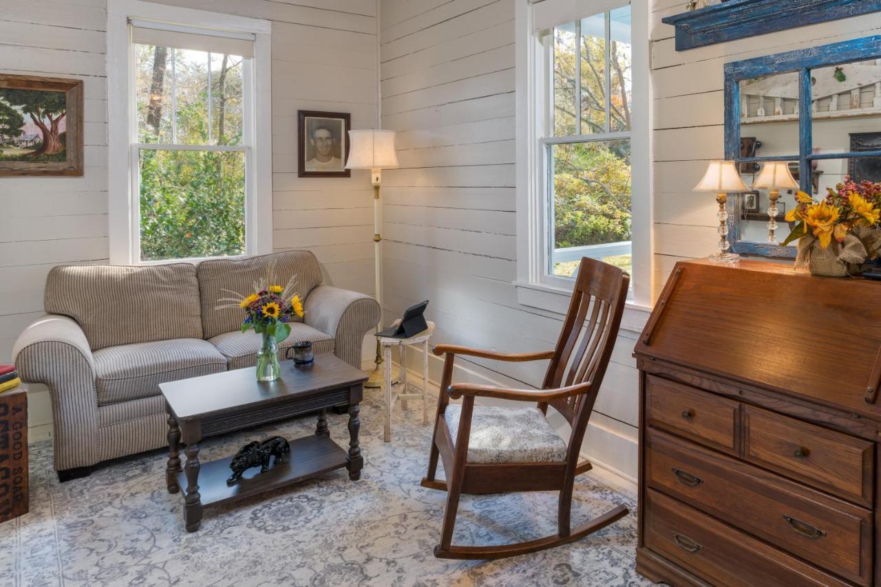 Maison D'Memoire Bed & Breakfast Cottages Rayne Exteriér fotografie
